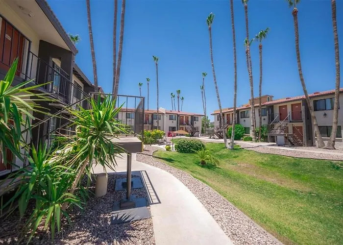 135 Fully Furnished, Amenities Galore Scottsdale