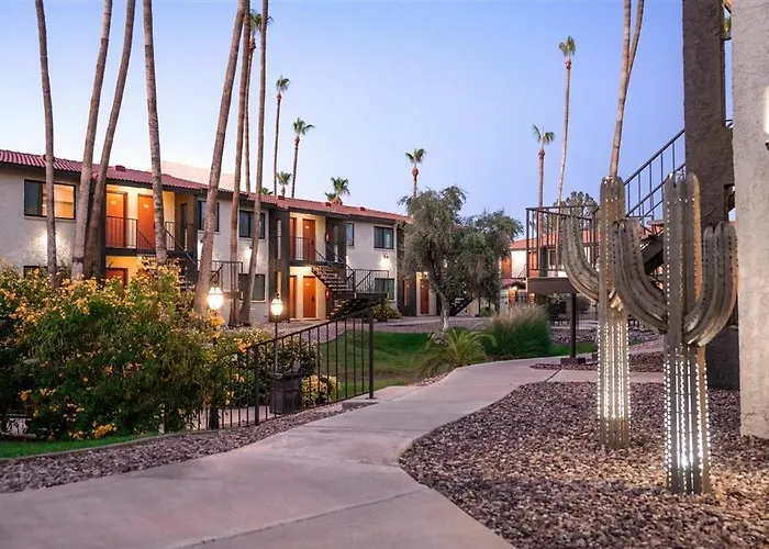 135 Fully Furnished, Amenities Galore * Scottsdale