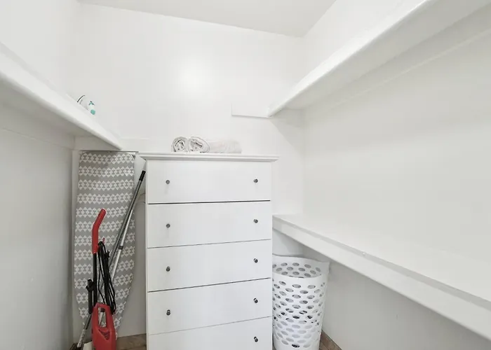 135 Fully Furnished, Amenities Galore Apartament *