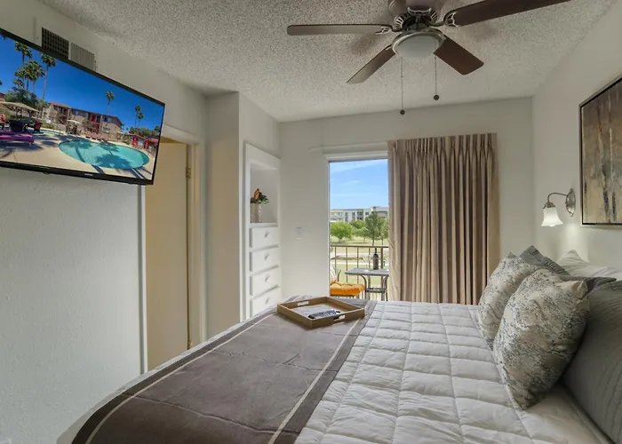 135 Fully Furnished, Amenities Galore * Scottsdale