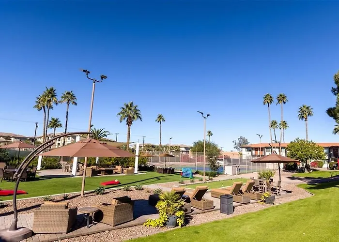 135 Fully Furnished, Amenities Galore * Scottsdale